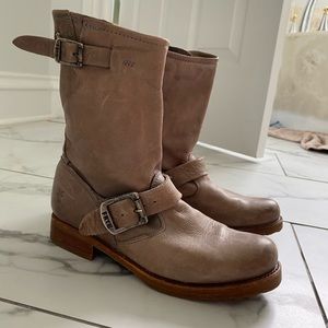 Frye Veronica Short